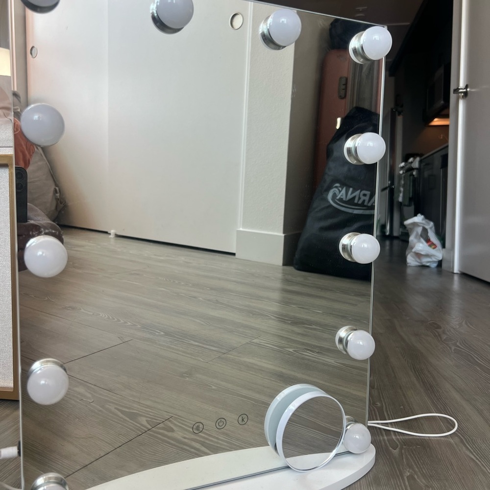 Amazon Vanity Mirror with LED Lights - White